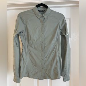 Arc’teryx Long Sleeve Hiking Shirt, Women’s XS, light sage checker print
